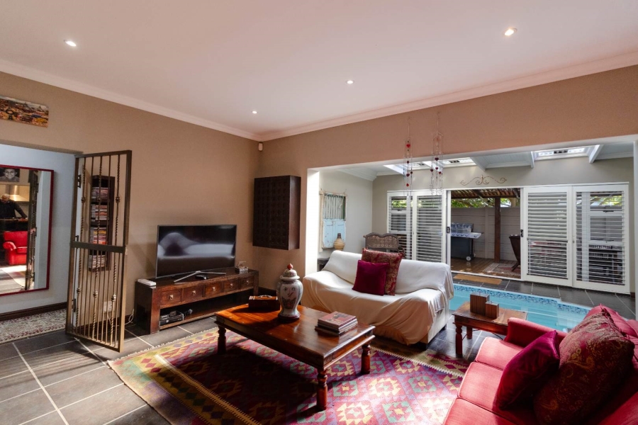 6 Bedroom Property for Sale in Sandbaai Western Cape